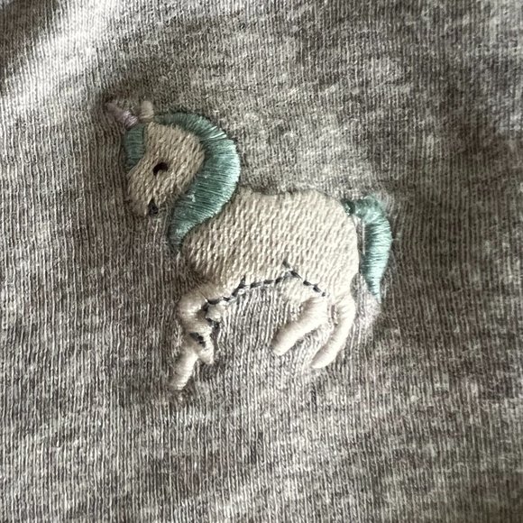 Long-sleeved onesie bundle - 6-9 months, cats, bees & unicorns - Picture 4 of 5